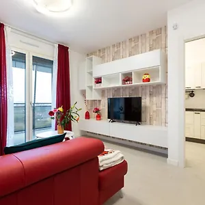 Fiera Flat With Garage Milano